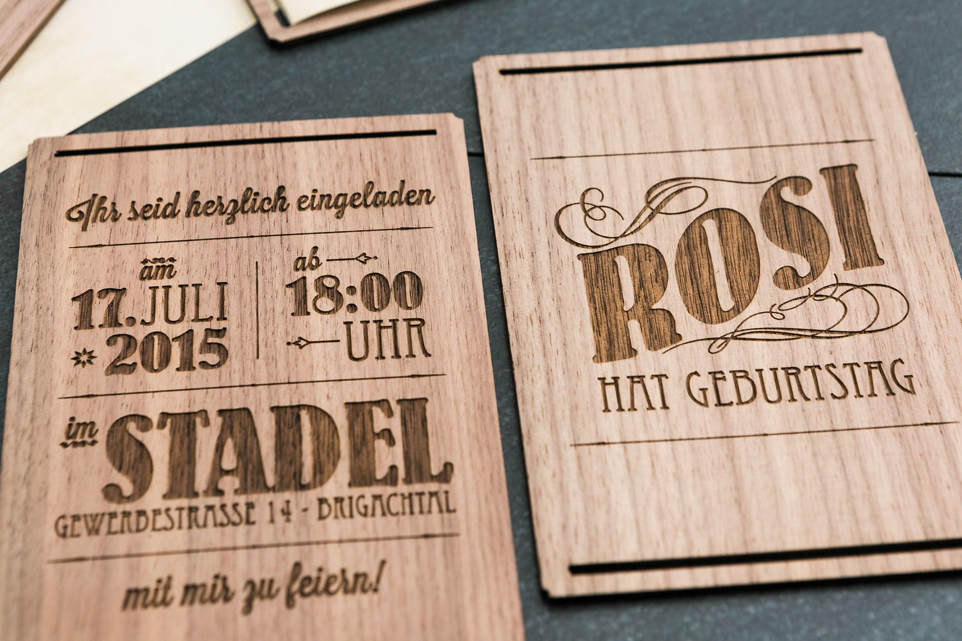 Design und Gestaltung Einladungskarte aus massivem Holz
