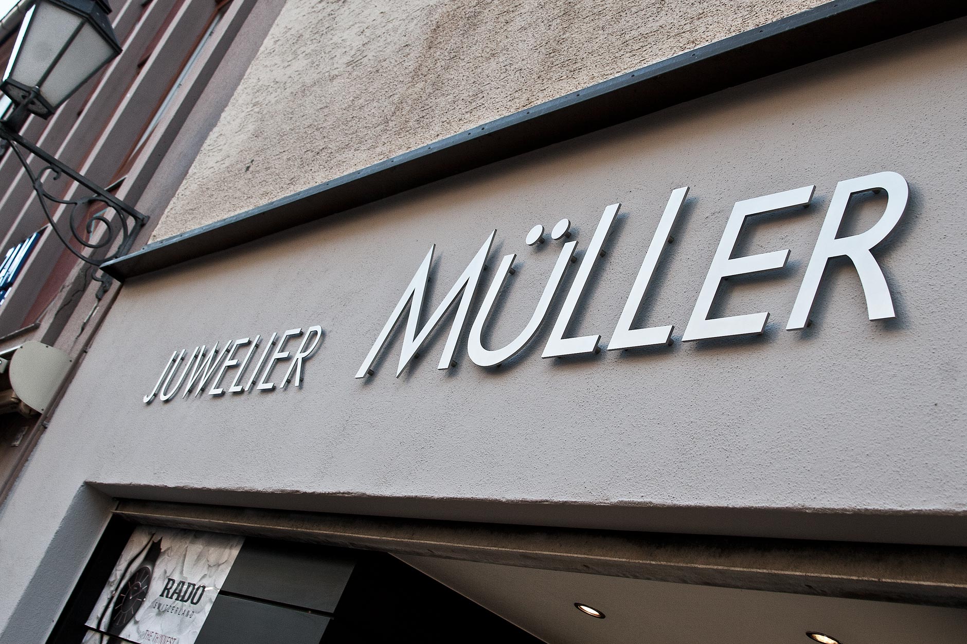 Edelstahl-Beschriftung Müller